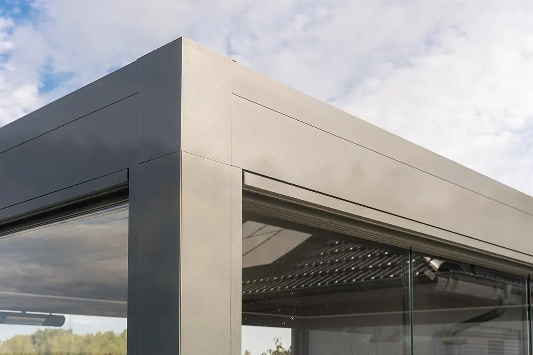 Terrassendach pulverbeschichtet in Sonderfarbe DB703 glatt glänzend